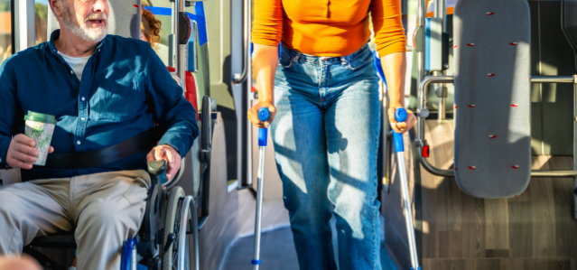 MPES obtém decisão judicial que garante transporte coletivo gratuito para idosos e pessoas com deficiência em Marataízes.