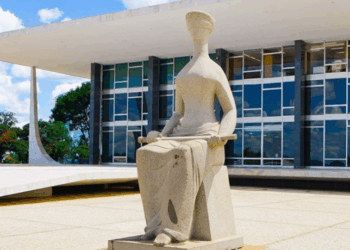 STF conclui julgamentos da trama golpista e aponta 179 presos, incluindo Jair Bolsonaro e ex-integrantes do governo. Penas chegam a 27 anos e há pedidos de extradição.