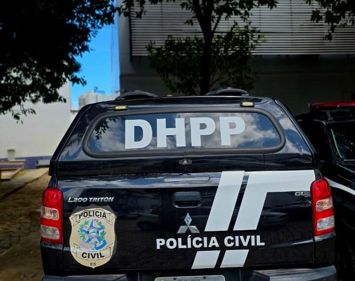 A DHPP de Vitória prendeu um homem de 26 anos suspeito de envolvimento em quádrupla tentativa de homicídio no Morro da Capixaba. Crime ocorreu em maio do ano passado.