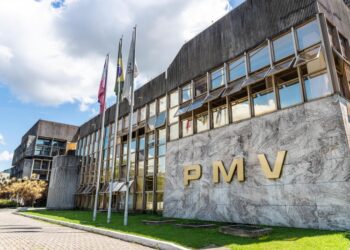 Refis Vitória 2026 começa em 12 de janeiro e oferece descontos em juros e multas para regularização de débitos com a Prefeitura de Vitória até agosto.