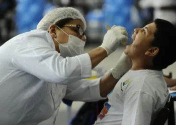 Governo federal deve entregar mais 400 Unidades Odontológicas Móveis até março, ampliando o acesso à saúde bucal para populações vulneráveis em todo o Brasil.