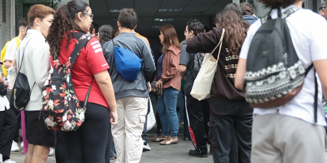 Notas do Enem 2025 já podem ser consultadas na Página do Participante. Resultados permitem acesso ao Sisu, Prouni, Fies e certificação do ensino médio.