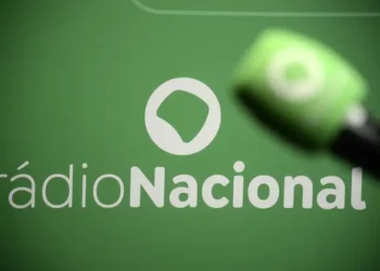 Rádio Nacional transmite ao vivo São Paulo x Flamengo nesta quarta-feira (28), pela abertura do Brasileirão 2026, com narração e equipe completa.