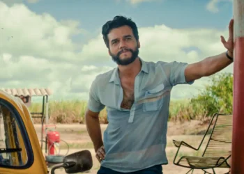 Filme brasileiro"O Agente Secreto" vence duas categorias no Globo de Ouro, incluindo Melhor Filme em Língua Não Inglesa e Melhor Ator para Wagner Moura, marcando uma noite histórica para o cinema nacional.