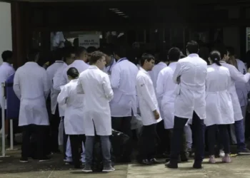 Ebserh recebe inscrições até 30 de janeiro para concurso na área médica com 152 vagas em hospitais universitários federais e salários que chegam a R$ 19 mil.