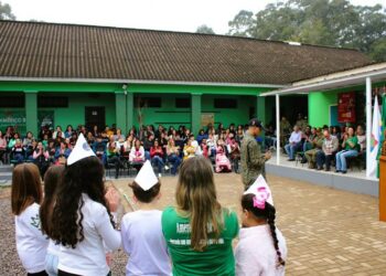 Projeto de lei que inclui ensino de defesa civil nas escolas está pronto para votação na Comissão de Educação do Senado em 2026. Veja detalhes.