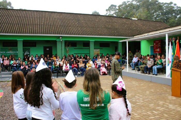 Projeto de lei que inclui ensino de defesa civil nas escolas está pronto para votação na Comissão de Educação do Senado em 2026. Veja detalhes.