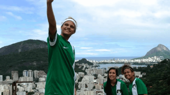 Com investimento de R$ 2,8 bilhões do Fust, projeto leva internet de alta velocidade a 3,5 milhões de brasileiros em favelas, periferias e municípios.