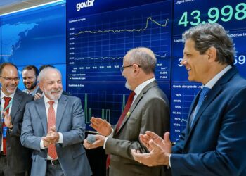 Lula lança o Portal da Reforma Tributária e sanciona a criação do Comitê Gestor do IBS, marco na modernização do sistema tributário brasileiro.