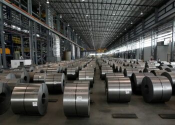 Exportações brasileiras cresceram 18% na média diária até a terceira semana de janeiro de 2026, com superávit de US$ 3,8 bilhões na balança comercial.