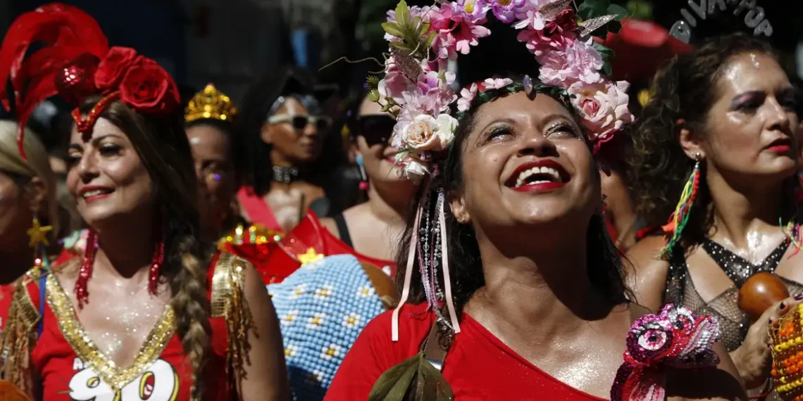 O Carnaval de Rua do Rio de Janeiro começa neste fim de semana e contará com 462 desfiles até fevereiro. A festa deve atrair cerca de 6 milhões de foliões em todas as regiões da cidade.