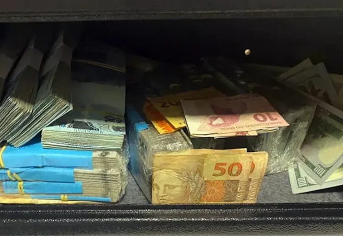 O Ministério Público do Rio de Janeiro bloqueou mais de R$ 900 milhões ligados ao crime organizado em 2025, por meio da atuação do Gaeco, com denúncias, operações e investigações patrimoniais.