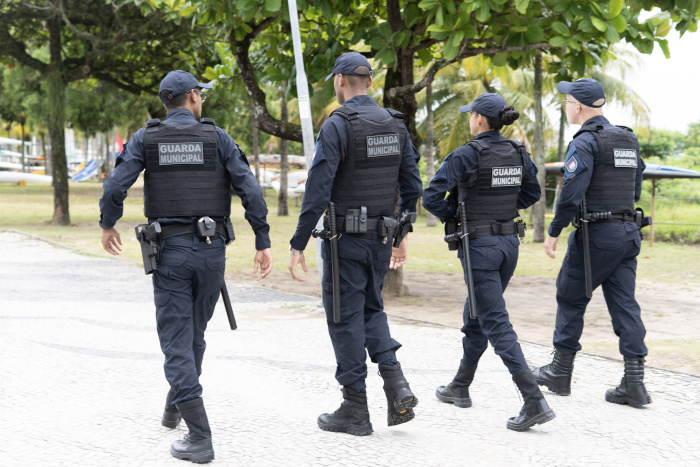 Novos guardas municipais de Vitória completam um mês de atuação nas ruas, reforçando a segurança pública, o trânsito e as ações preventivas na capital.