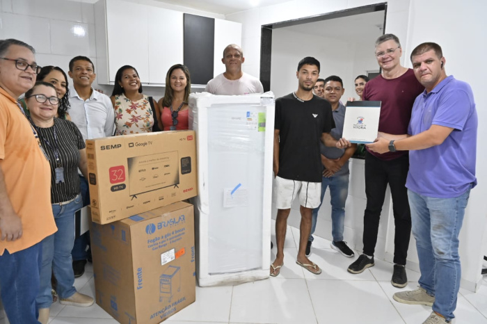 Programa Casa Feliz e Segura entrega melhorias habitacionais a três famílias de Jesus de Nazareth e amplia acesso à moradia digna em Vitória.