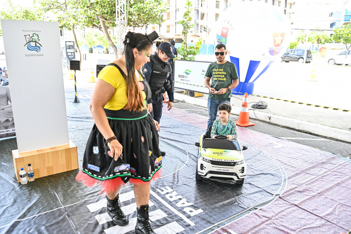 Arena de Verão 2026 recebe ação educativa de trânsito em Camburi com simulador de impacto, mini pista infantil e atividades interativas.