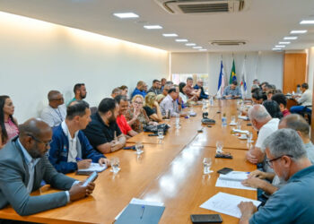 Prefeitura de Vitória se reúne com lideranças da Regional 1 para ouvir demandas e alinhar ações em infraestrutura, educação e qualidade de vida.