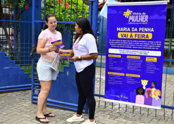 A feira livre de Goiabeiras recebeu a ação Maria da Penha vai à Feira, que levou orientação, acolhimento e conscientização sobre o enfrentamento à violência contra a mulher em Vitória.