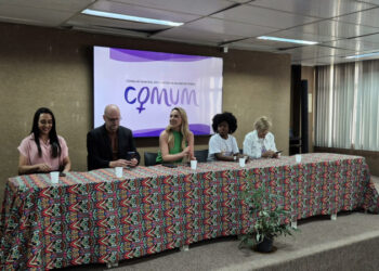 Vitória empossa novas integrantes do Conselho Municipal dos Direitos da Mulher para o biênio 2026–2027, fortalecendo políticas de igualdade e combate à violência.
