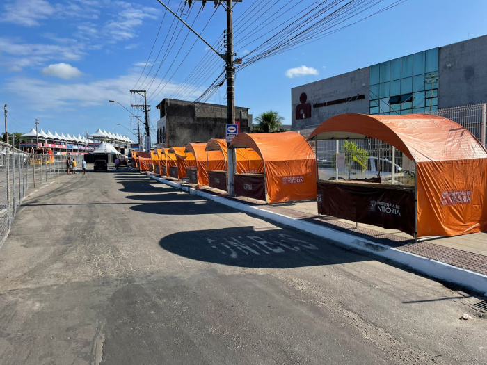 Prefeitura de Vitória publica edital de credenciamento para ambulantes e food trucks que atuarão nos eventos do Carnaval de Vitória 2026.