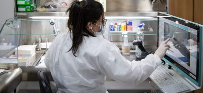 Ministério da Saúde lança três Chamadas Públicas e investe R$ 57 milhões em pesquisas inovadoras para o SUS, com foco em vacinas, terapias avançadas e saúde das mulheres.