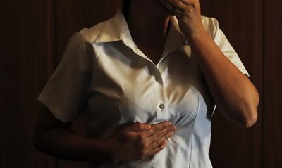 Anvisa aprova o primeiro genérico de deslansoprazol para tratar refluxo gastroesofágico em adolescentes e adultos, ampliando o acesso ao tratamento.