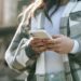 Campanha do Ministério dos Direitos Humanos alerta sobre o aliciamento digital para trabalho escravo, orienta sobre prevenção e reforça canais de denúncia.