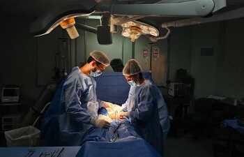 Gestores estaduais e municipais têm até 25 de janeiro para aderir ou solicitar ajustes no Mais Médicos Especialistas, iniciativa que amplia a oferta de atendimento especializado no SUS.