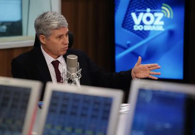 Paulo Teixeira afirma que apoio à agricultura familiar e compras públicas ajudaram o Brasil a sair do Mapa da Fome em 2025, além da deflação de alimentos no país.