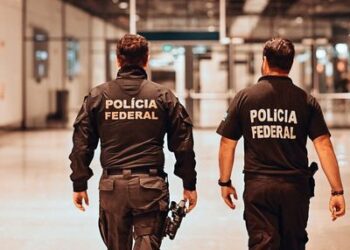 Polícia Federal localiza e prende mais de 14 mil foragidos da Justiça em 2025, com foco em crimes como tráfico, homicídio e violência sexual.