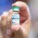 Ministério da Saúde envia mais 100 unidades de fomepizol à Bahia após novos casos de intoxicação por metanol. Estado reforça estoque e amplia capacidade de tratamento.