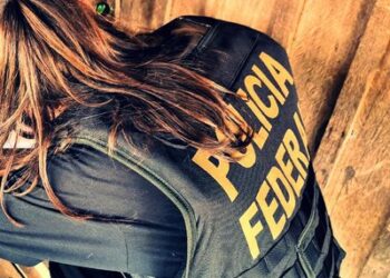 Polícia Federal realiza operação contra crimes de abuso sexual infantojuvenil na internet, cumpre mandados em São Carlos e prende dois suspeitos em flagrante.