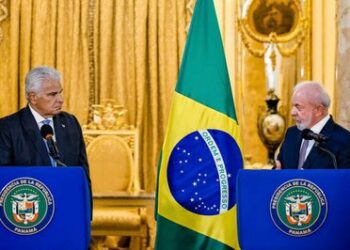 Durante visita ao Panamá, Lula defende integração da América Latina e do Caribe, reforça acordos comerciais e destaca soberania do Canal do Panamá.