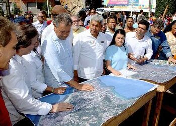 Governo federal autoriza obras de contenção de encostas em Salvador com recursos de R$ 60 milhões do Novo PAC, beneficiando nove bairros da capital baiana.
