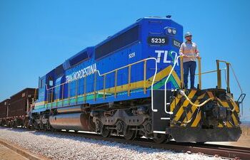 Ferrovia Transnordestina realiza novo teste operacional com carga de sorgo entre o Piauí e o Ceará, reforçando o avanço das obras e a consolidação da infraestrutura ferroviária no Nordeste.