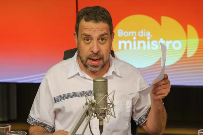 Guilherme Boulos afirma que o fim da escala 6x1 pode aumentar a produtividade no Brasil e defende a redução da jornada de trabalho sem redução de salários.