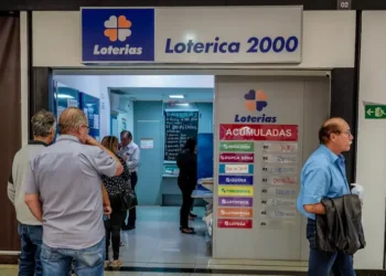 Mega-Sena acumula após ninguém acertar as seis dezenas do concurso 2.964. Prêmio estimado chega a R$ 92 milhões para o próximo sorteio.