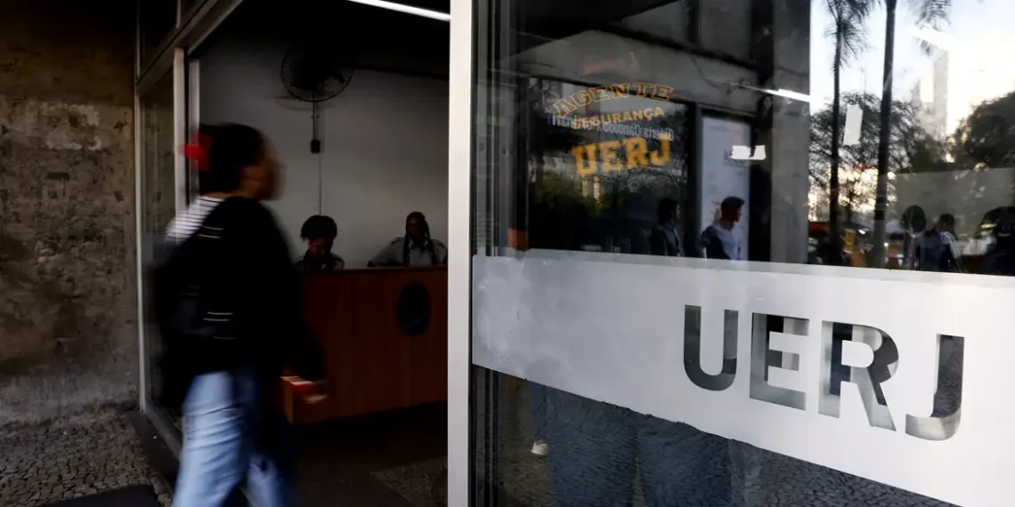 DPU recomenda ao governo federal o fim do fracionamento de vagas em concursos públicos e cobra cumprimento das cotas raciais previstas em lei.