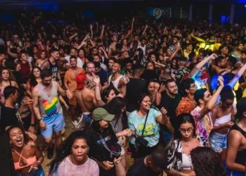 Blocos LGBTQIA+ do Rio de Janeiro anunciam programação do carnaval 2026 com foco em diversidade, segurança, inclusão social e sustentabilidade.