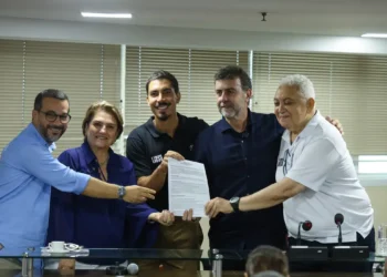 Governo federal repassa R$ 12 milhões às escolas de samba do Rio, com apoio da Embratur e do Ministério da Cultura, para fortalecer o carnaval e a cultura nacional.