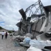 Tornado com ventos de 180 km/h atinge São José dos Pinhais (PR), causa destelhamento de casas, queda de árvores e deixa moradores desalojados.