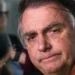 Alexandre de Moraes rejeita novo recurso da defesa de Jair Bolsonaro e mantém condenação de 27 anos por tentativa de golpe de Estado.