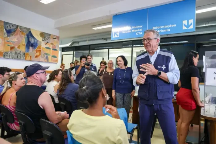 O SUS iniciará em fevereiro a vacinação de profissionais da saúde contra a dengue com a vacina Butantan-DV, de dose única e tecnologia 100% nacional, desenvolvida pelo Instituto Butantan.