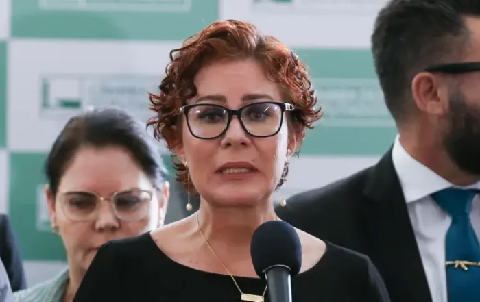 Justiça italiana começa a julgar extradição da ex-deputada Carla Zambelli, presa desde julho. Audiência foi suspensa e deve ser retomada nesta quinta-feira.