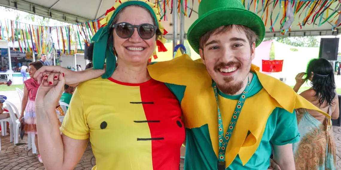 Carnaval inclusivo: bloco criado por pessoas com deficiência combate o capacitismo há 14 anos e garante acesso, respeito e participação plena na maior festa do Brasil.