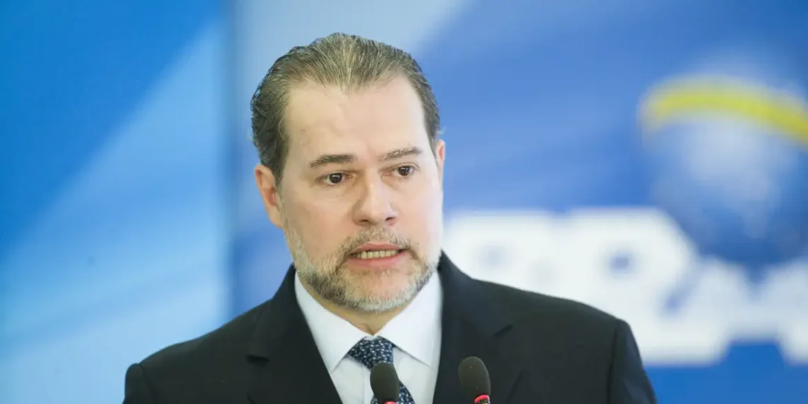 Dias Toffoli confirma sociedade familiar em resort no Paraná, mas nega pagamentos e vínculo com Daniel Vorcaro em investigação sobre o banco Master.