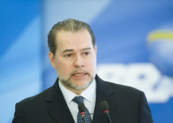 Dias Toffoli confirma sociedade familiar em resort no Paraná, mas nega pagamentos e vínculo com Daniel Vorcaro em investigação sobre o banco Master.