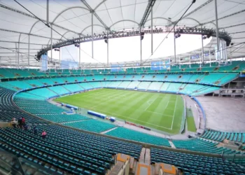 TV Brasil exibe ao vivo Bahia x Jacuipense neste sábado (14), às 16h, pela 8ª rodada do Campeonato Baiano 2026, direto da Arena Fonte Nova, em Salvador.