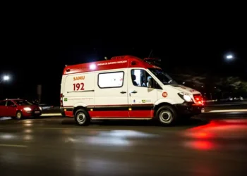 Trabalhador de 26 anos morre após sofrer choque elétrico em canteiro de obras no Aeroporto Internacional de Guarulhos. Caso é investigado pela polícia.