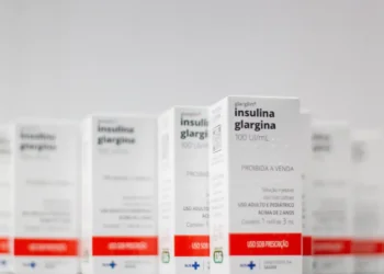 Ministério da Saúde inicia projeto para substituir insulina humana pela glargina no SUS, medicamento mais moderno que pode atender mais de 50 mil pessoas.