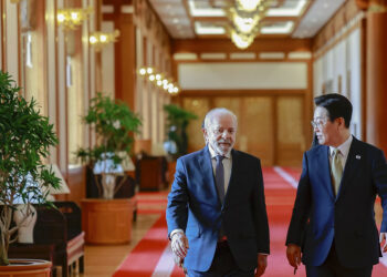 Brasil e Coreia do Sul assinam dez acordos e elevam relação a Parceria Estratégica, com foco em comércio, tecnologia, saúde, agricultura e cooperação policial.
